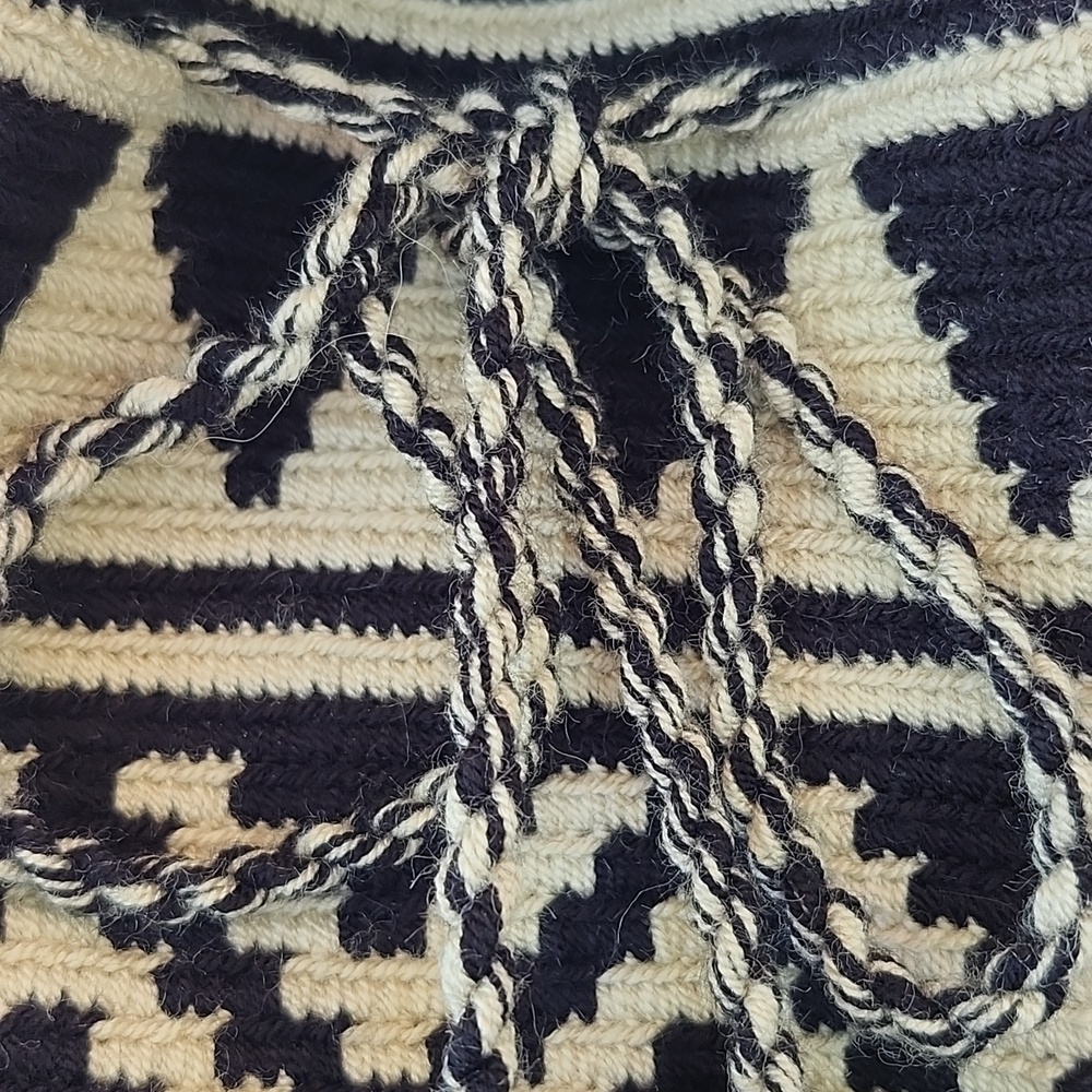 CHILA HANDMADE DRAWSTRING BUCKET BAG - Picture 6 of 13